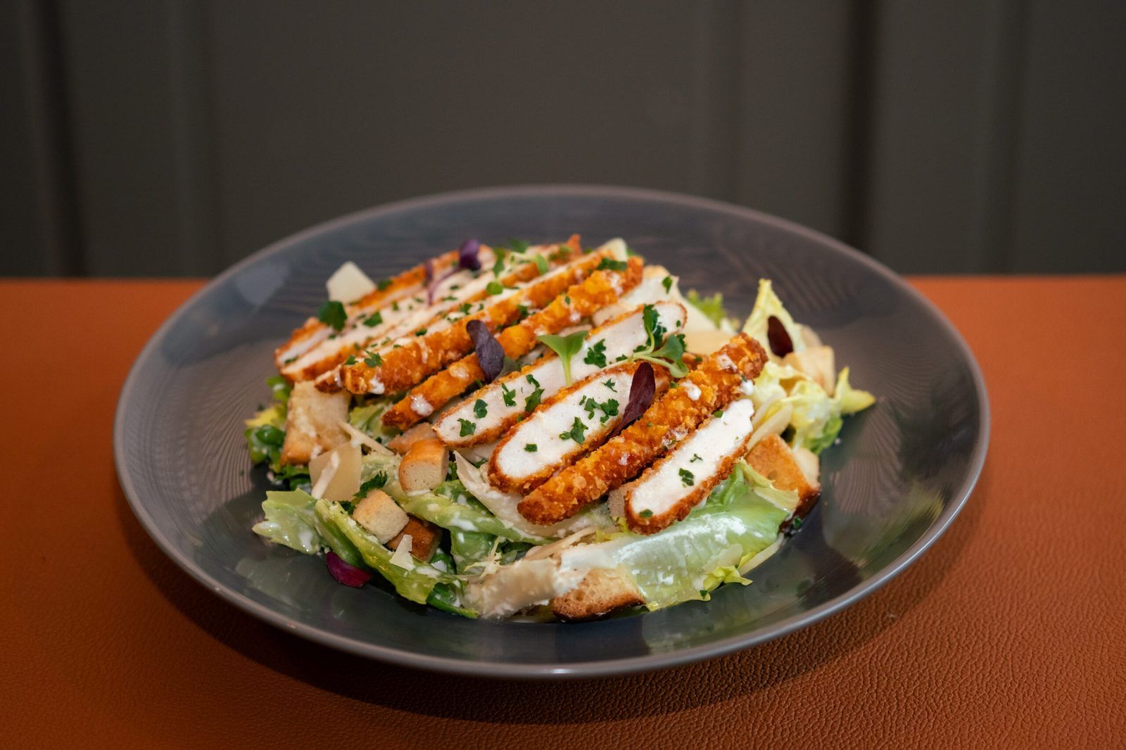 Salade César au poulet grillé